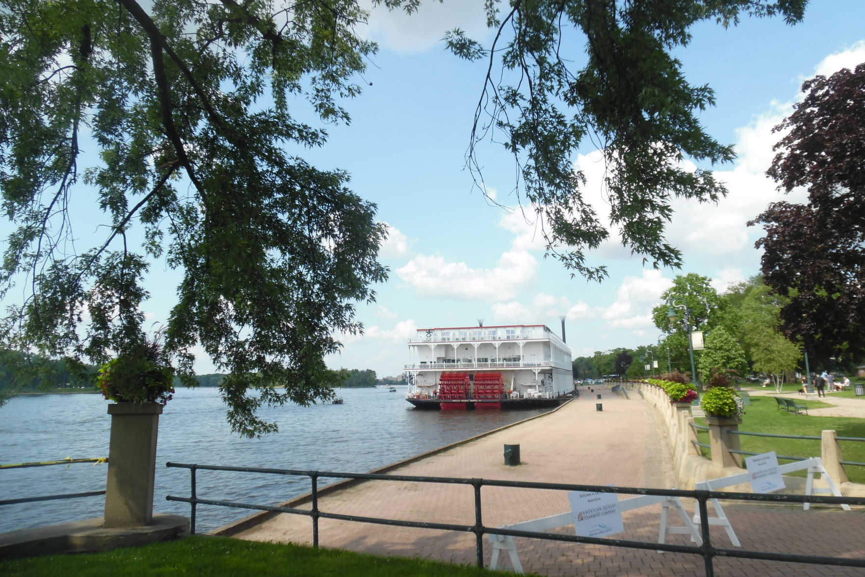Mississippi River royalty
